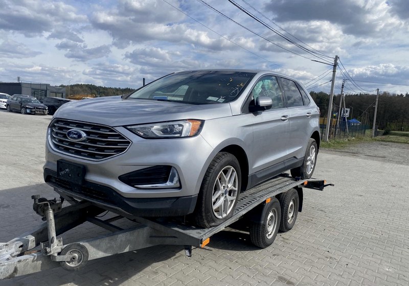Ford Edge SEL — приклад авто з США